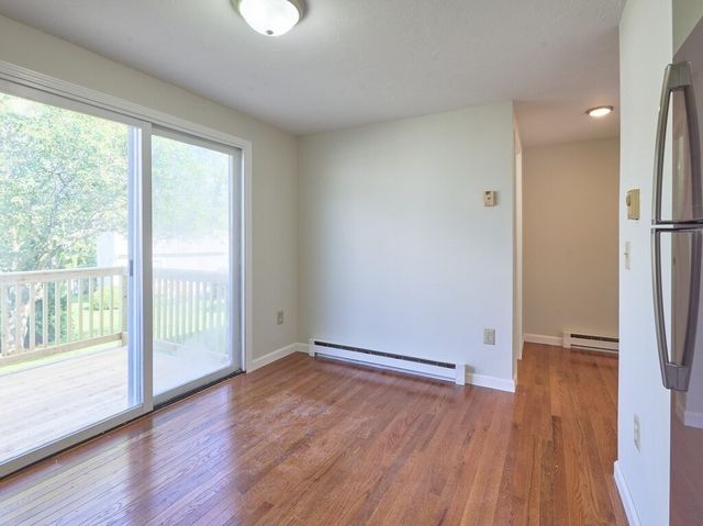 270 Sunderland Rd 40, Worcester, MA 01604