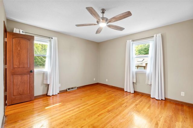 2611 Brookland Dr NE, Cedar Rapids, IA 52402