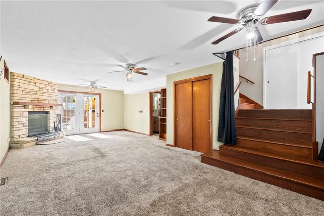 2611 Brookland Dr NE, Cedar Rapids, IA 52402