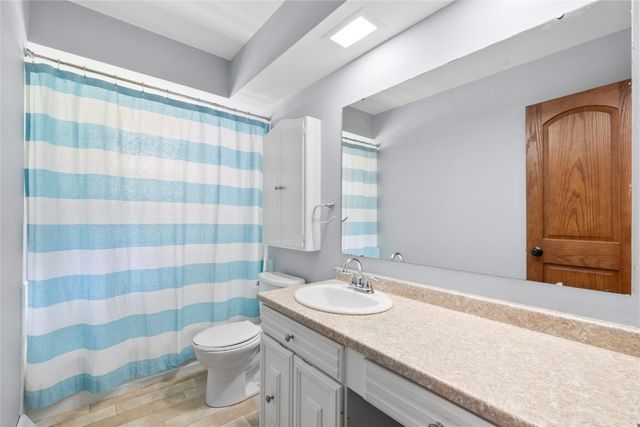 2611 Brookland Dr NE, Cedar Rapids, IA 52402