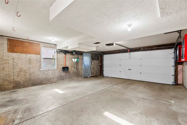 2611 Brookland Dr NE, Cedar Rapids, IA 52402