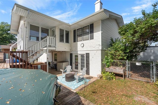 2611 Brookland Dr NE, Cedar Rapids, IA 52402