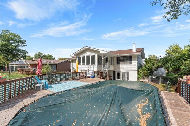 2611 Brookland Dr NE, Cedar Rapids, IA 52402