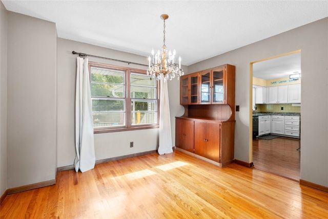 2611 Brookland Dr NE, Cedar Rapids, IA 52402