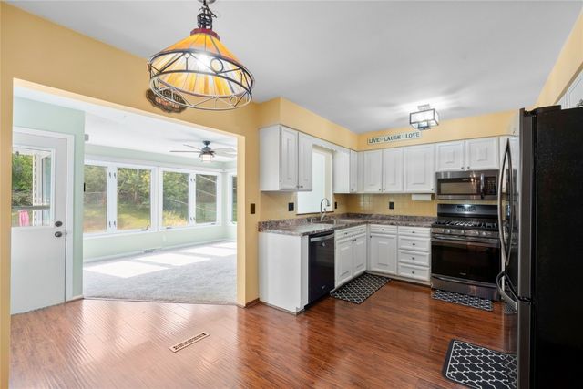 2611 Brookland Dr NE, Cedar Rapids, IA 52402