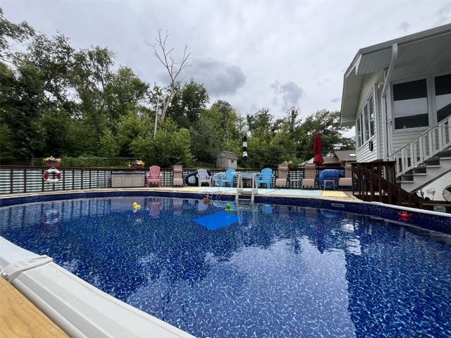 2611 Brookland Dr NE, Cedar Rapids, IA 52402