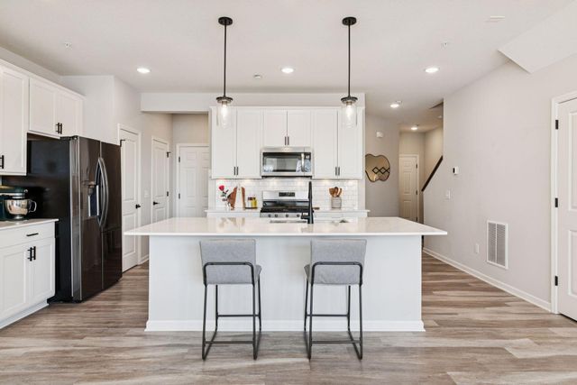 4921 Avery Court, Eagan, MN 55123