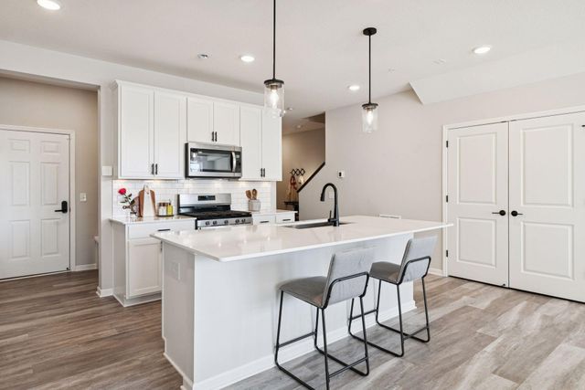 4921 Avery Court, Eagan, MN 55123