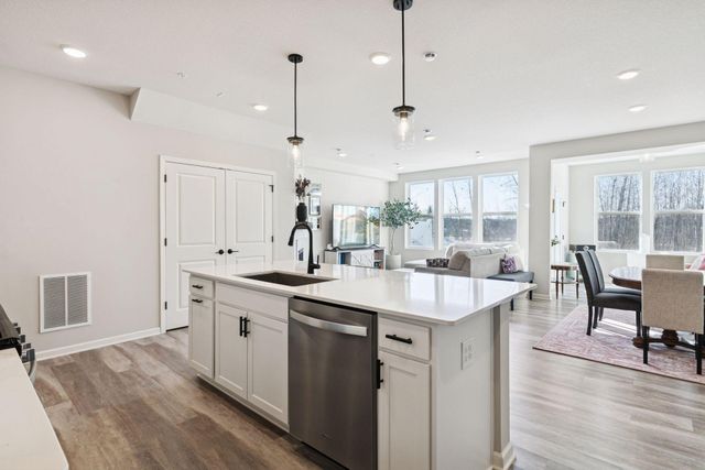 4921 Avery Court, Eagan, MN 55123