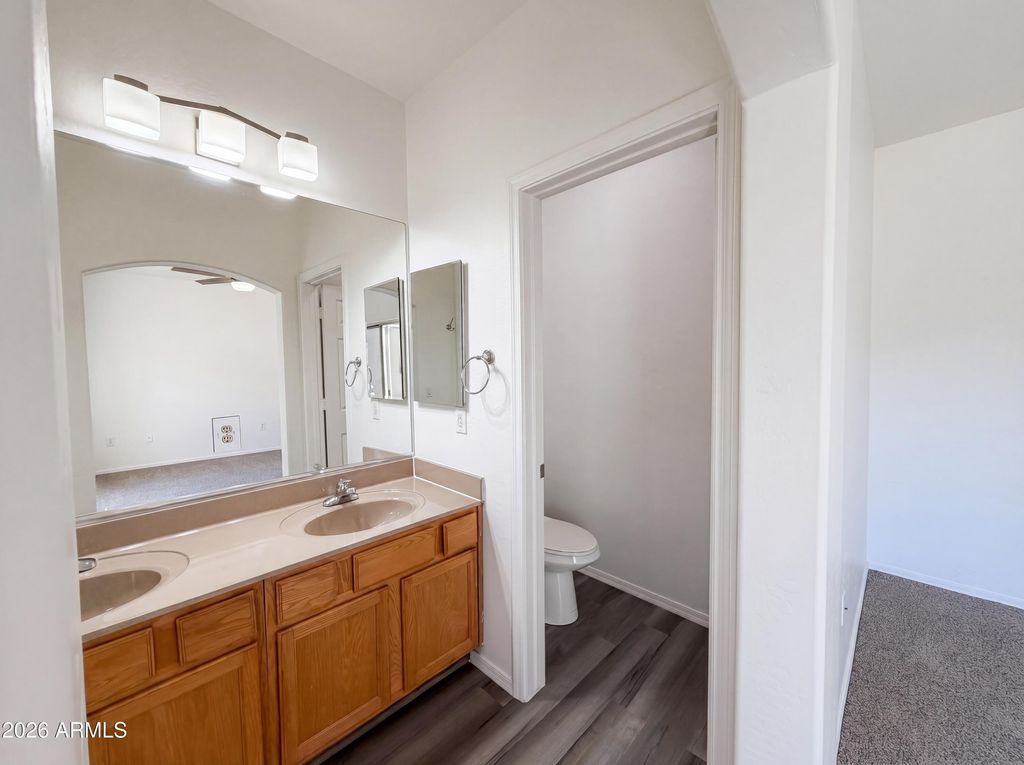 Image 13 of property listing at 1718 W COLTER Street 174, Phoenix, AZ 85015