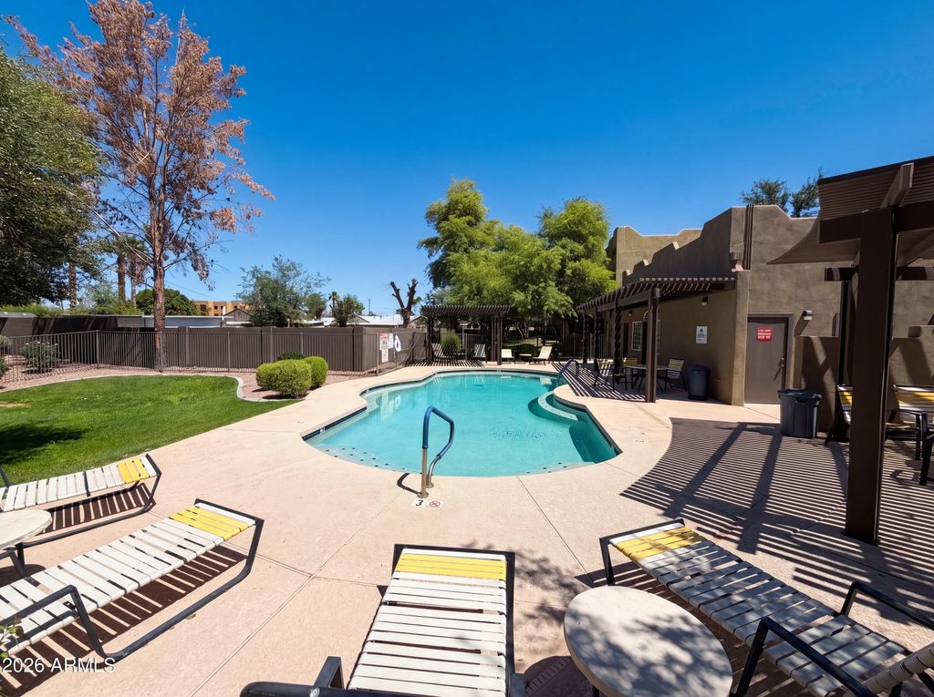 Image 20 of property listing at 1718 W COLTER Street 174, Phoenix, AZ 85015