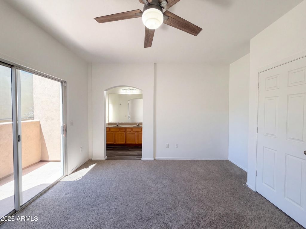 Image 4 of property listing at 1718 W COLTER Street 174, Phoenix, AZ 85015
