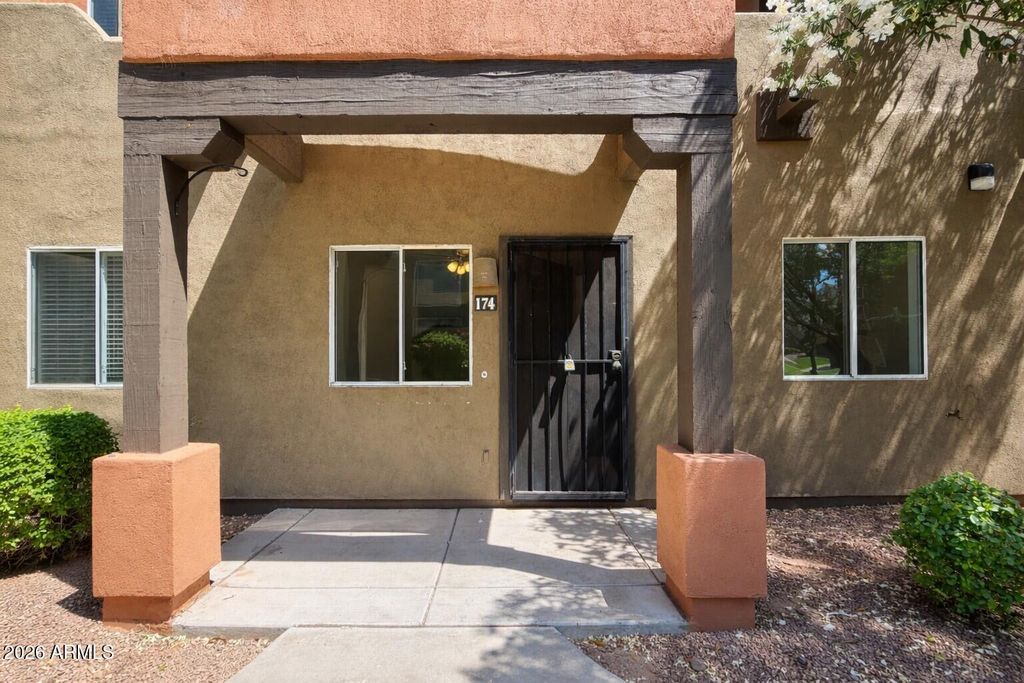 Image 6 of property listing at 1718 W COLTER Street 174, Phoenix, AZ 85015