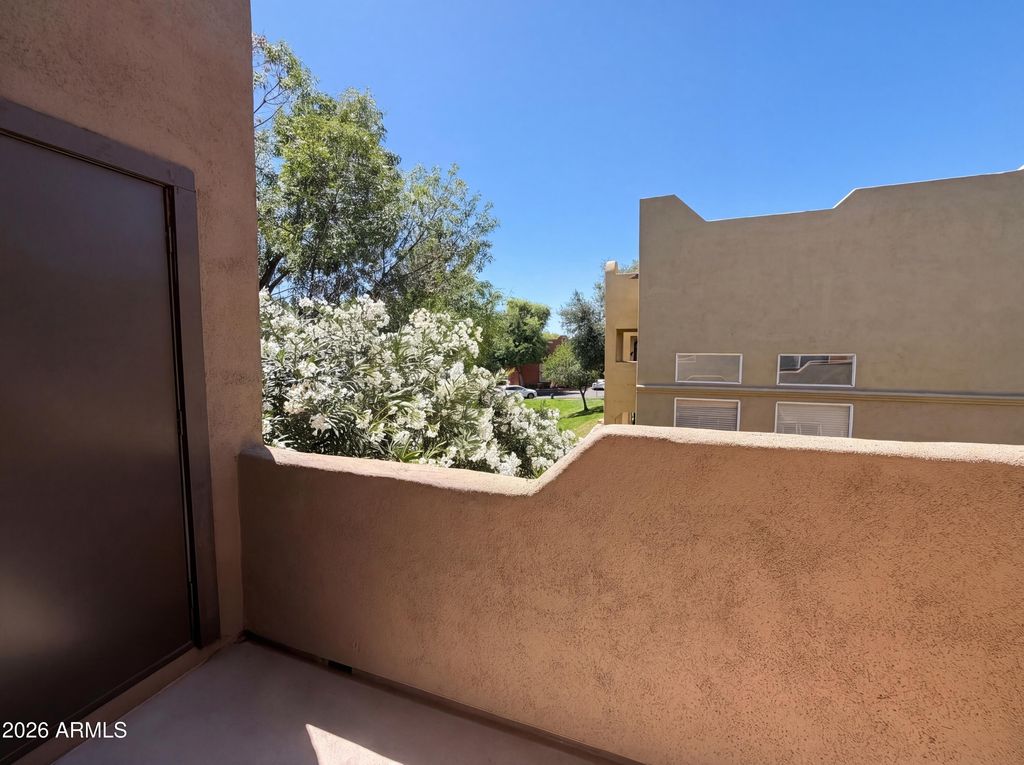 Image 8 of property listing at 1718 W COLTER Street 174, Phoenix, AZ 85015