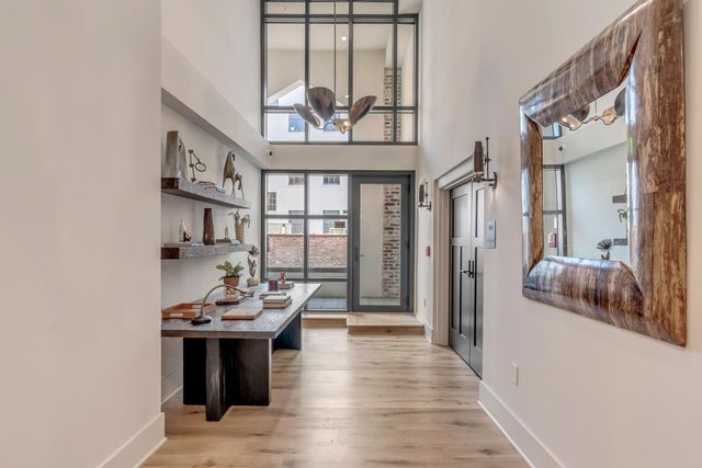 71 Wentworth Street 302, Charleston, SC 29401