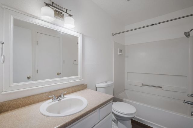 6701 Lamar Avenue NW, Albuquerque, NM 87120