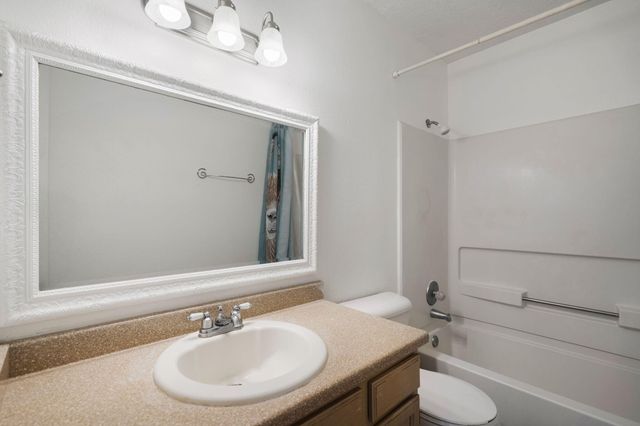 6701 Lamar Avenue NW, Albuquerque, NM 87120