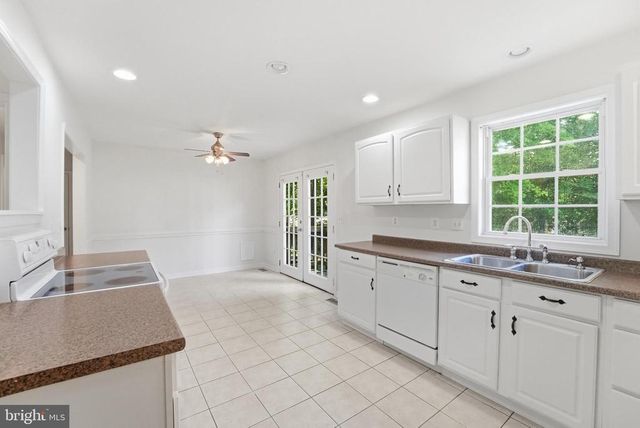 102 WAKEFIELD DR, Locust Grove, VA 22508