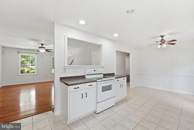 102 WAKEFIELD DR, Locust Grove, VA 22508