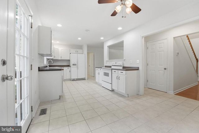 102 WAKEFIELD DR, Locust Grove, VA 22508