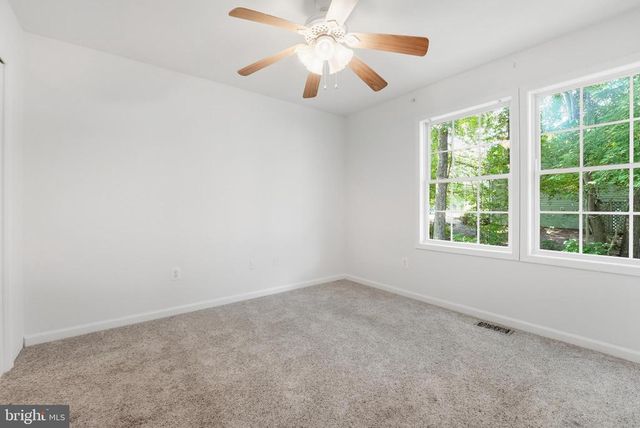 102 WAKEFIELD DR, Locust Grove, VA 22508