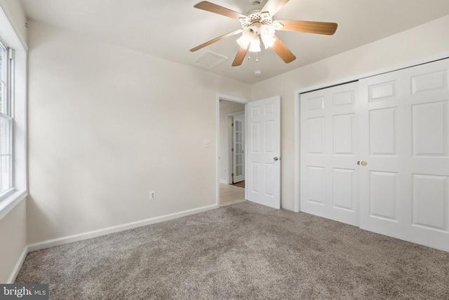 102 WAKEFIELD DR, Locust Grove, VA 22508