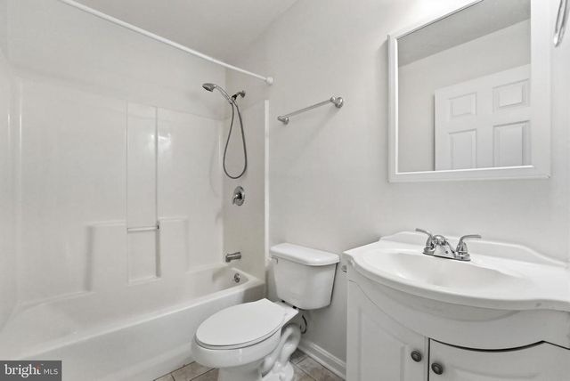 102 WAKEFIELD DR, Locust Grove, VA 22508