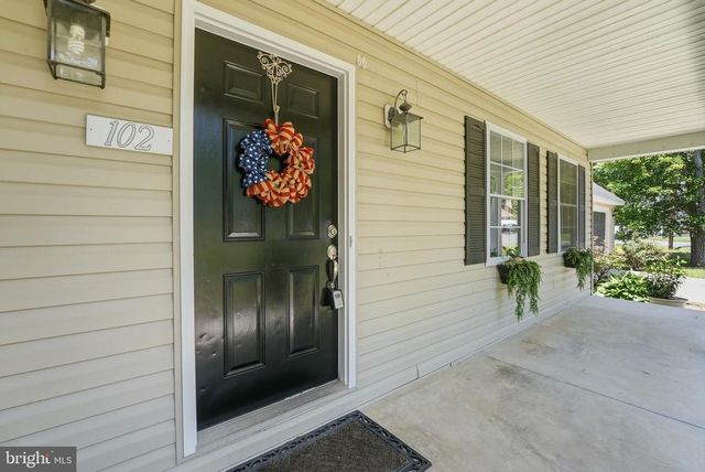 102 WAKEFIELD DR, Locust Grove, VA 22508