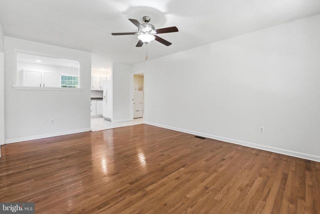 102 WAKEFIELD DR, Locust Grove, VA 22508