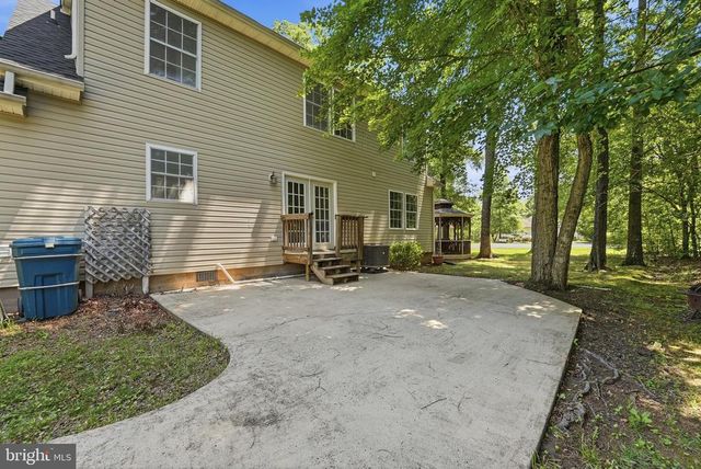 102 WAKEFIELD DR, Locust Grove, VA 22508
