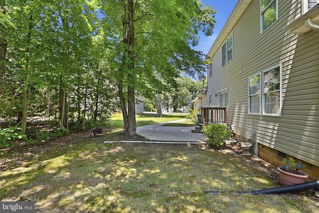 102 WAKEFIELD DR, Locust Grove, VA 22508