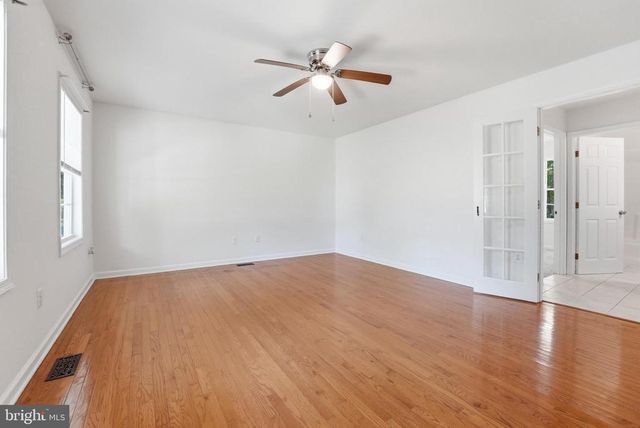 102 WAKEFIELD DR, Locust Grove, VA 22508