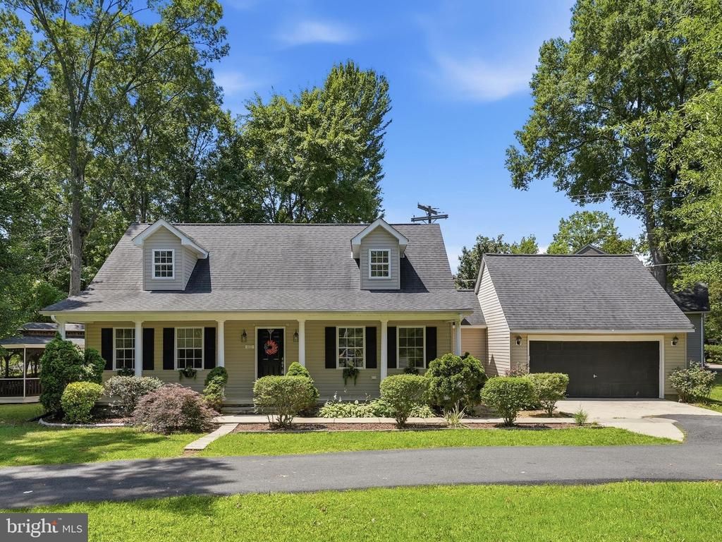 102 WAKEFIELD DR, Locust Grove, VA 22508