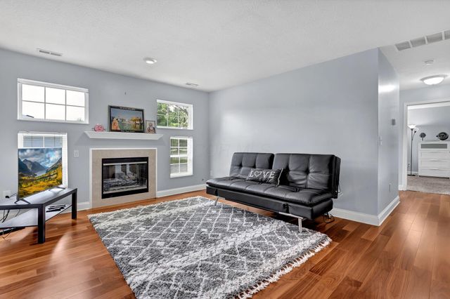 8396 Greyhawk Circle, Columbus, OH 43240