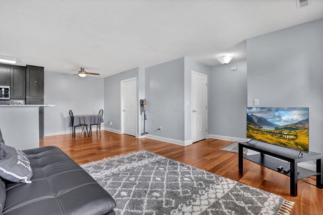 8396 Greyhawk Circle, Columbus, OH 43240