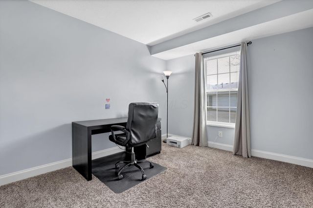 8396 Greyhawk Circle, Columbus, OH 43240