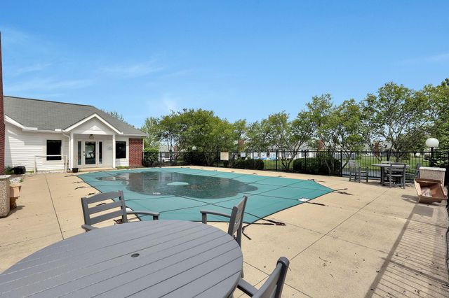 8396 Greyhawk Circle, Columbus, OH 43240