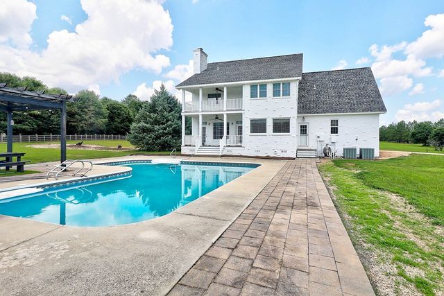 654 County Rd 21, Headland, AL 36345