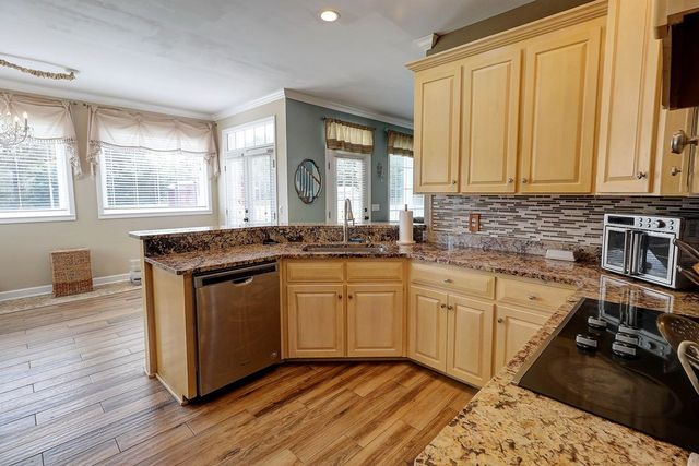 654 County Rd 21, Headland, AL 36345