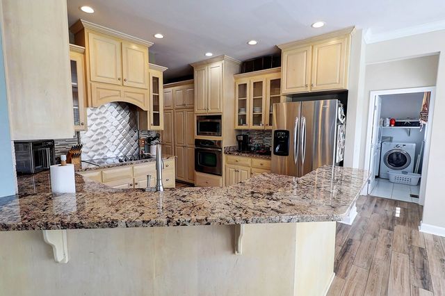 654 County Rd 21, Headland, AL 36345