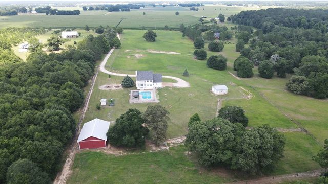 654 County Rd 21, Headland, AL 36345