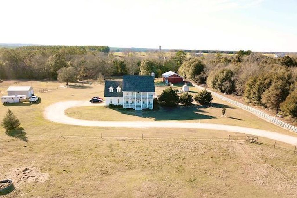 654 County Rd 21, Headland, AL 36345