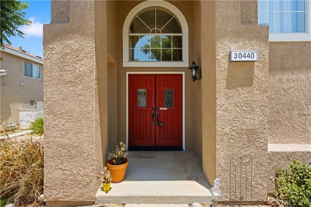 30440 Novato, Murrieta, CA 92563