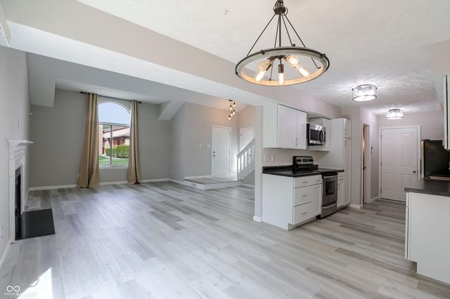 9303 Golden Oaks W, Indianapolis, IN 46260