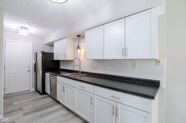 9303 Golden Oaks W, Indianapolis, IN 46260