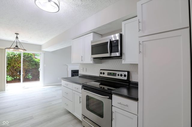 9303 Golden Oaks W, Indianapolis, IN 46260