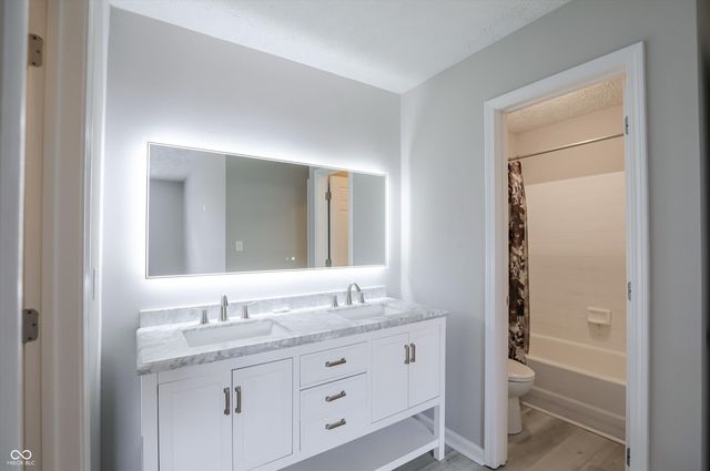 9303 Golden Oaks W, Indianapolis, IN 46260