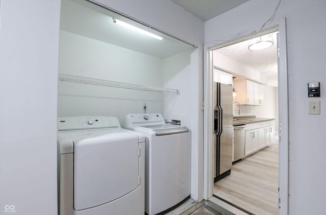 9303 Golden Oaks W, Indianapolis, IN 46260