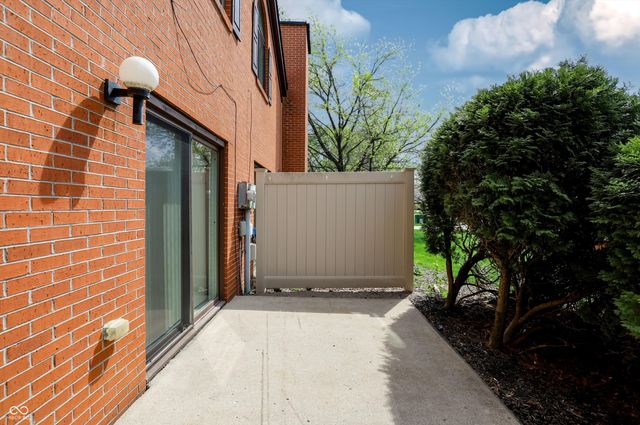 9303 Golden Oaks W, Indianapolis, IN 46260