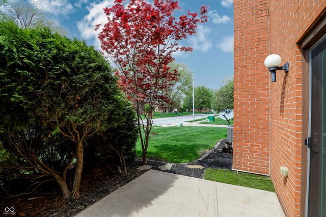 9303 Golden Oaks W, Indianapolis, IN 46260